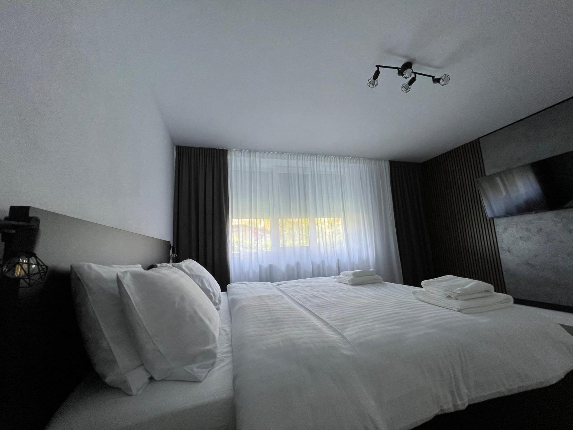 Onix Apartment Hunedoara Exterior photo